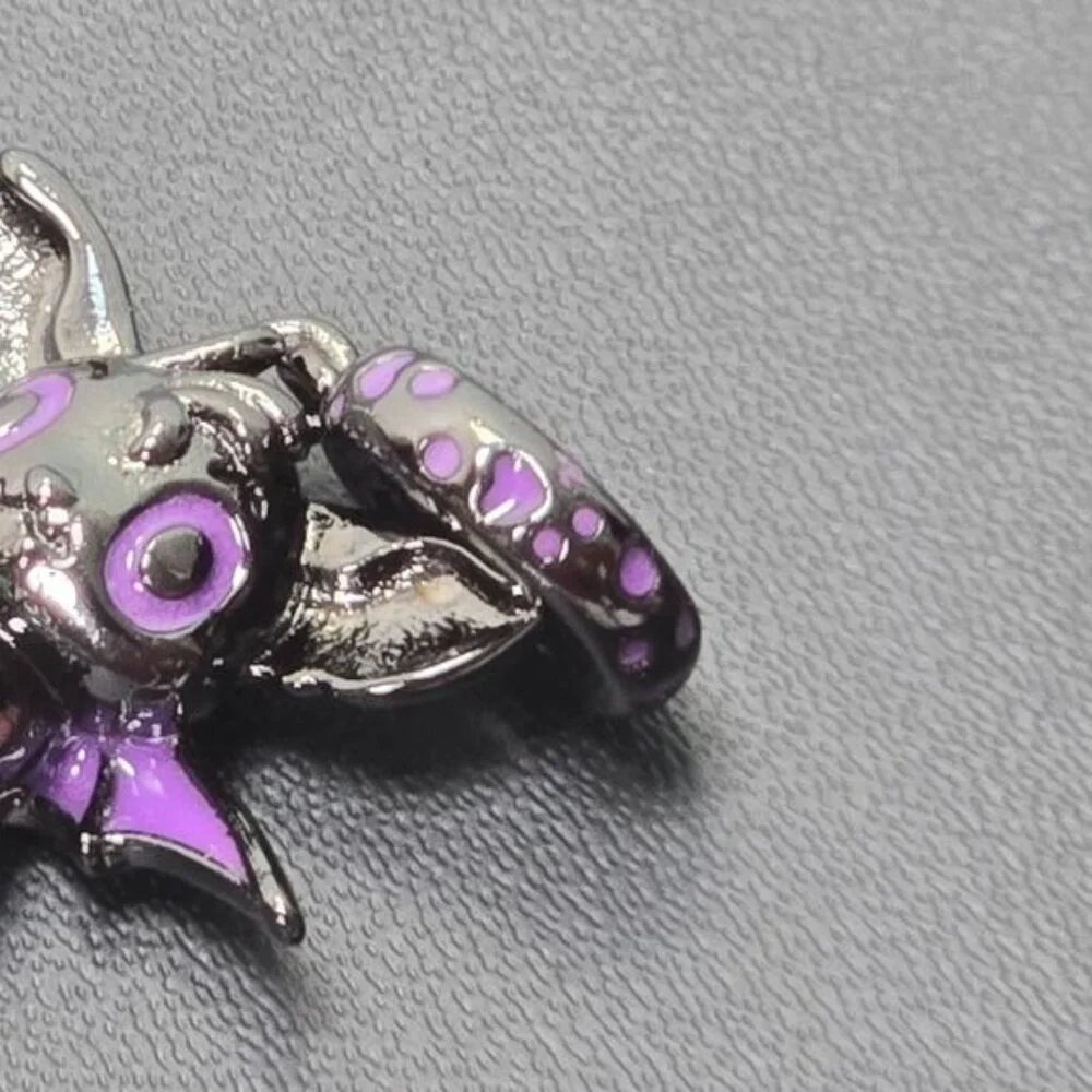 🎃 Cute Bat Charm Pendant (NWOT)‎